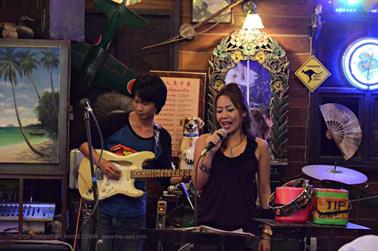 Oodie`s Live Music,_White Sand Beach Village,_DSC_1182_H600PxH488